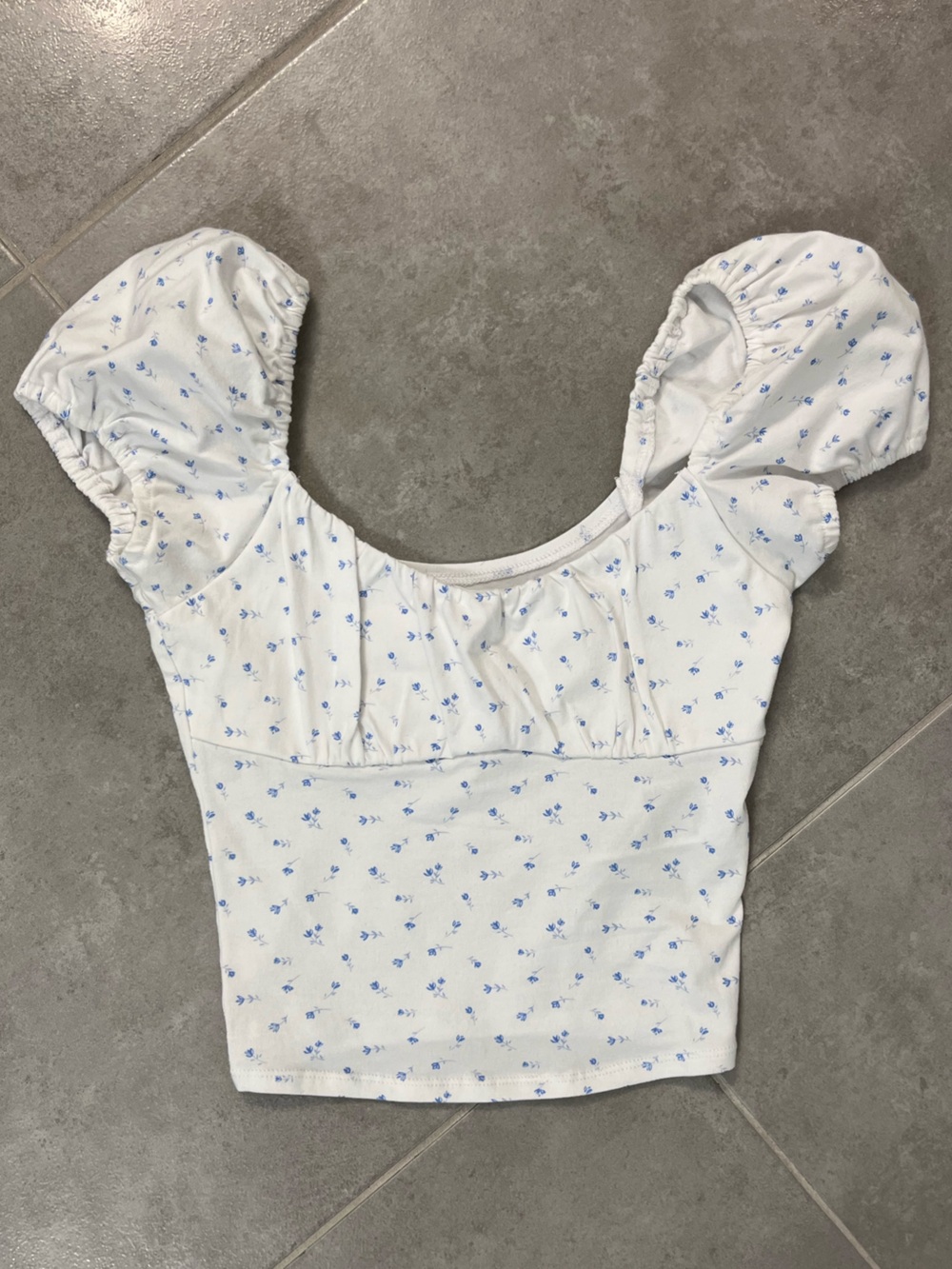 Hollister floral top. Size xxs.
